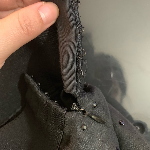 Club Monaco suede skirt‎ with beads size 0 - Picture 6 of 8